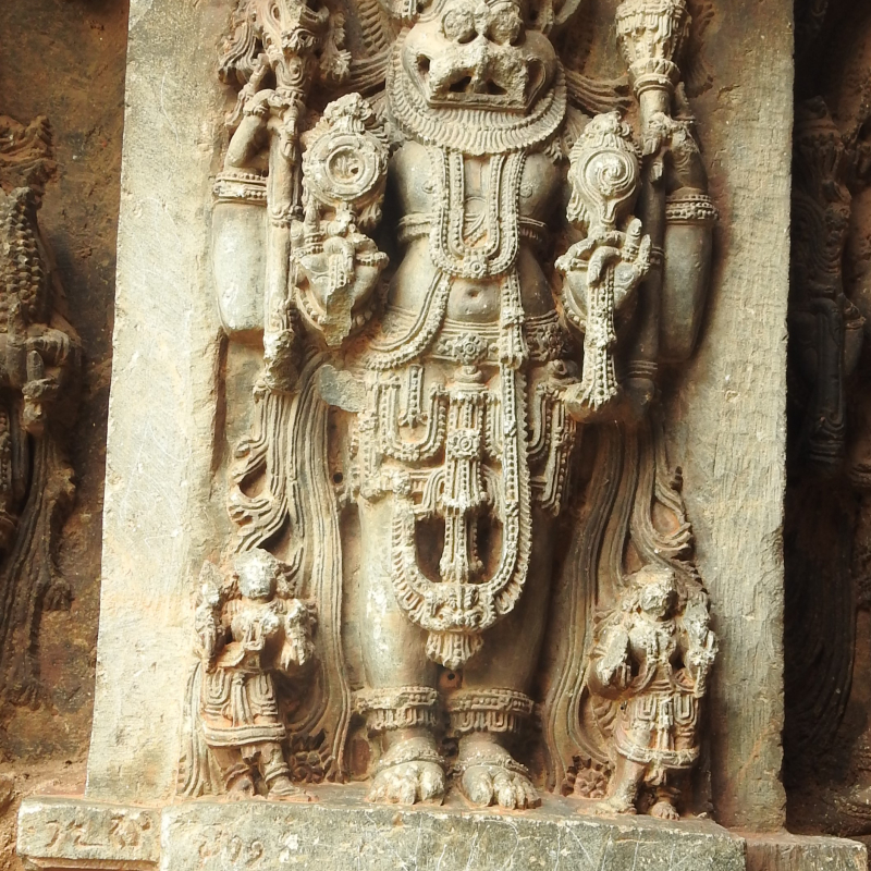 the-signed-sculptures-of-lakshmi-narasimha-temple-of-harnahalli